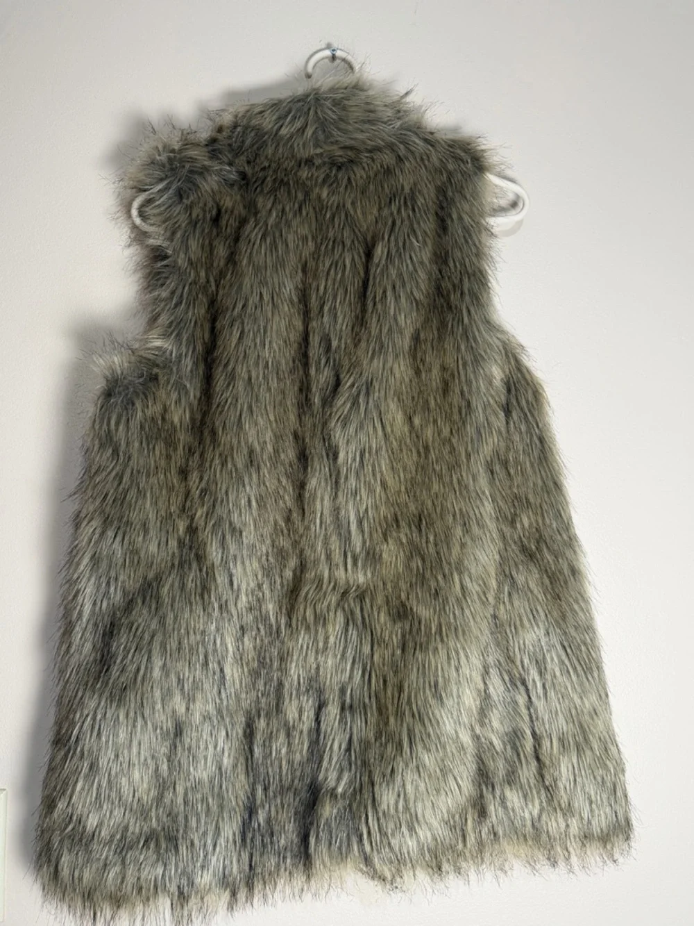 Banana Republic faux Fur vest - Picture 5 of 5